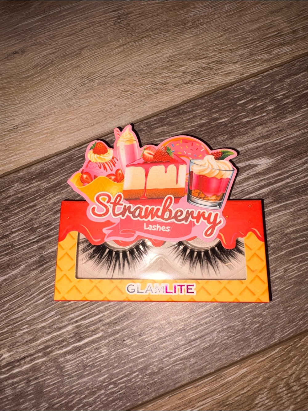 GLAMLITE Strawberry Lashes - Pink/Red Packaging
